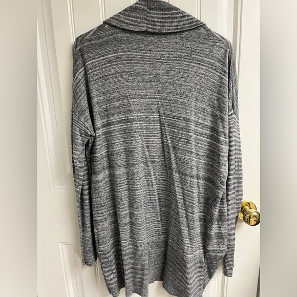 Long grey and white cardigan - Picture 4 of 4